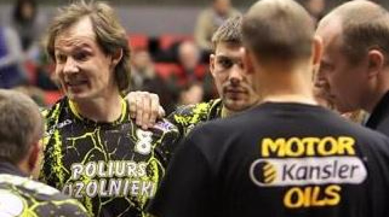 "Poliurs/Ozolnieku" komanda un Vitālijs Birjukovs
Foto: zz.diena.lv