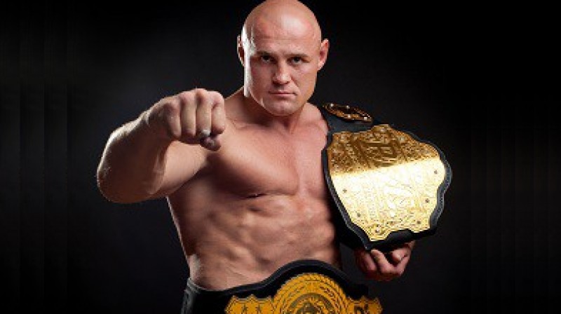 Konstantīns Gluhovs
Foto: mixfight.ru