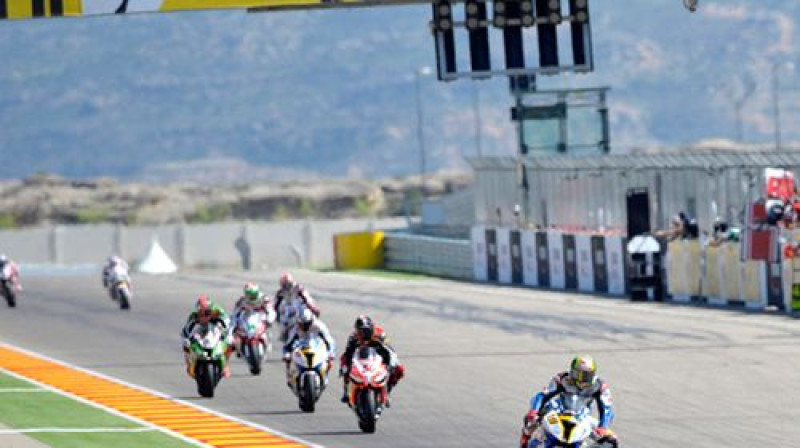 Deivīss vadībā sacīkstēs Aragonā
Foto: worldsbk.com