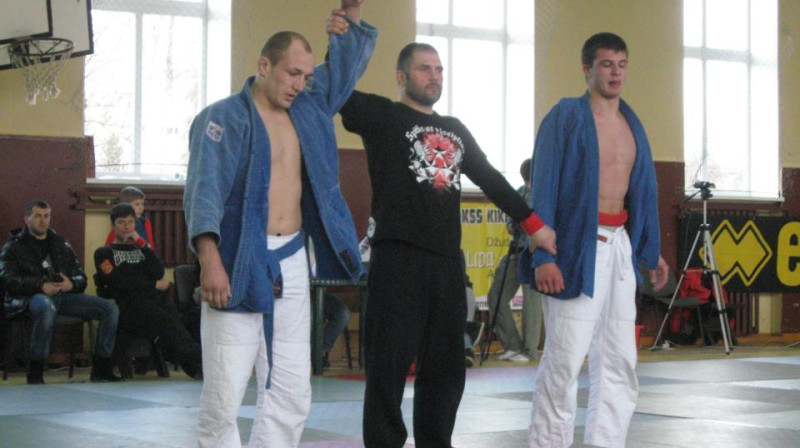 Sergejs Grečiho uzvar
Foto: mixfight.lv
