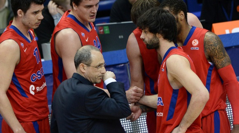 Etore Mesina un CSKA basketbolisti ceturtdaļfināla sērijas pirmajā spēlē Maskavā 2013. gada 10. aprīlī
Foto: ITAR-TASS/Scanpix