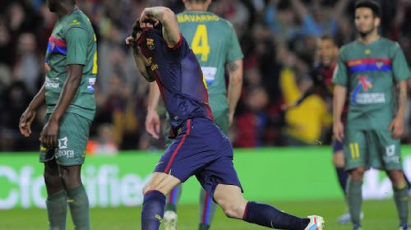Fransesks Fabregass atzīmē uzvaras vārtus
Foto: AFP/Scanpix