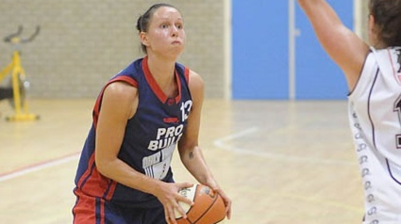 Anete Horelika: 13 punkti un 12 atlēkušās bumbas pirmajā finālspēlē Nīderlandē
Foto: www.basketball.nl