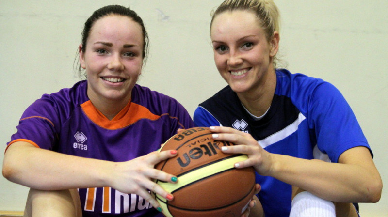 Ilze Jākobsone (TTT Rīga) un Zane Jākobsone (SK Cēsis)
Foto: Juris Kalniņš
