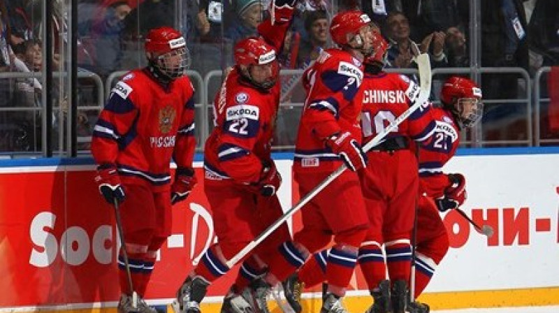 Vieni no galvenajiem turnīra favorītiem - Krievijas juniori
Foto: IIHF
