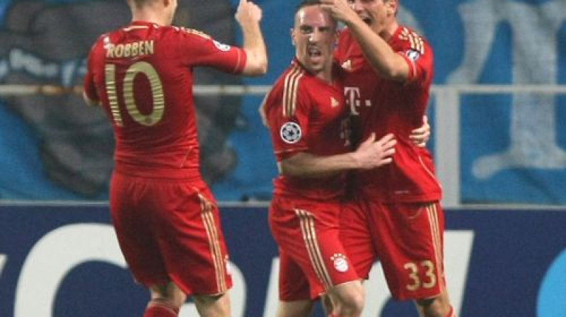 Arjena Robena, Franka Riberī un Mario Gomesa iegāde "Bayern" kopumā izmaksāja 79 miljonus eiro
Foto: AFP/Scanpix