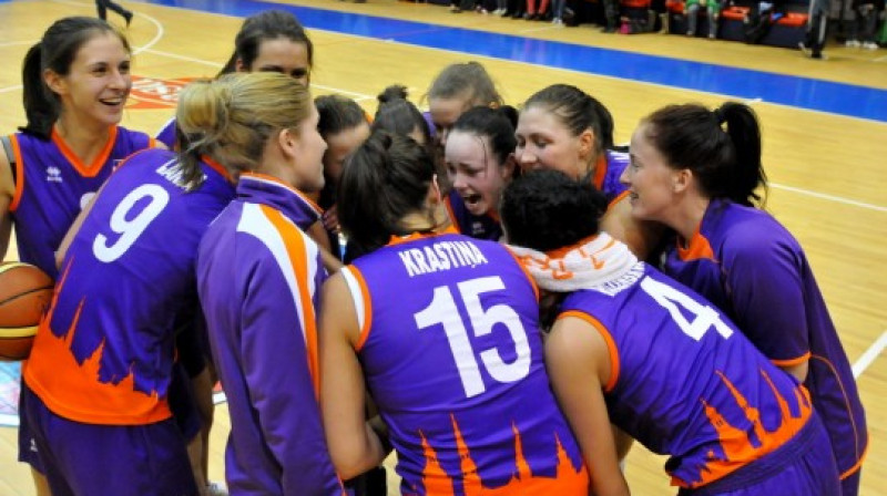 TTT spēlētājas 2013. gada 24. aprīlī Cēsīs
Foto: Romualds Vambuts, Sportacentrs.com