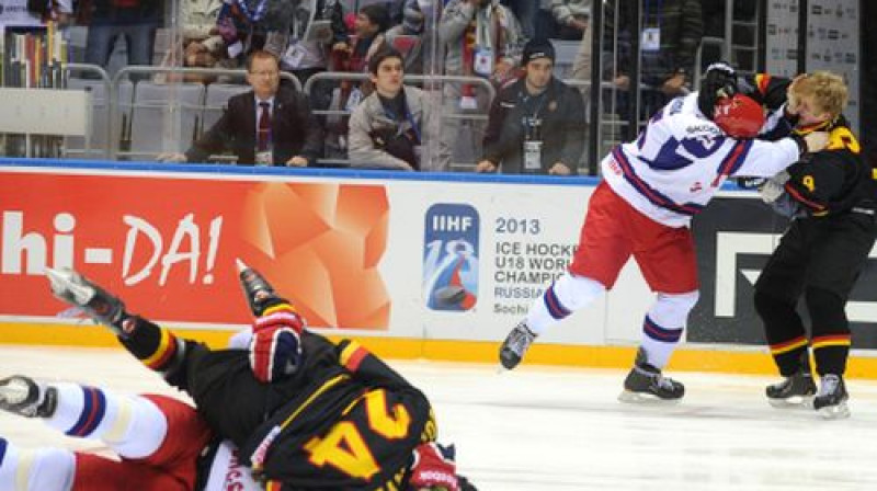 Kautiņš starp Krievijas un Vācijas izlasēm
Foto: AFP/Scanpix