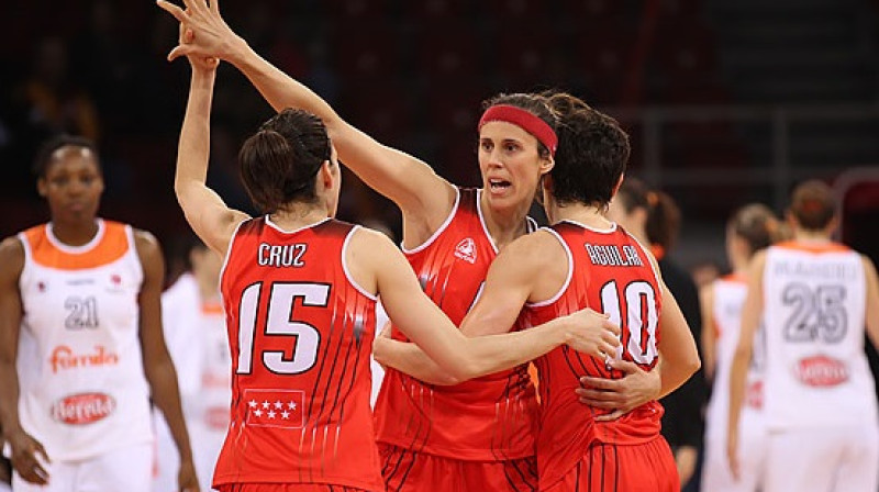 Amaija Valdemoro, Anna Krusa un Elīza Agilara
Foto: www.fibaeurope.com