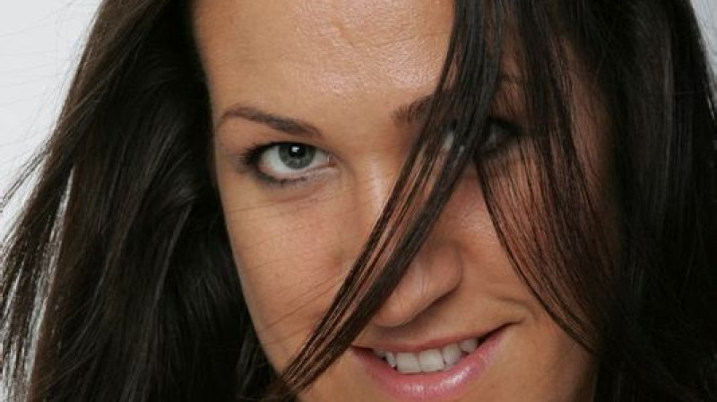 Latvijas sieviešu basketbola valstsvienības kapteine Liene Jansone: "Prieks, ka krūts veselības kustībā iesaistījusies tieši Latvijas sieviešu izlase, jo tas ir cēls mērķis"
Foto: Oļesja...