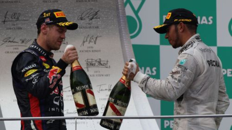 Fetels un Hamiltons uz pjedestāla
Foto: Digitale/Scanpix