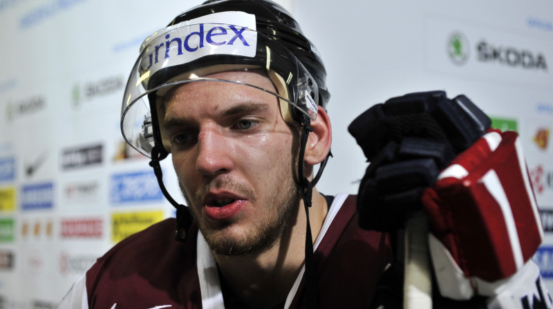 Zemgus Girgensons 
Foto: Romāns Kokšarovs, Sporta Avīze, f64