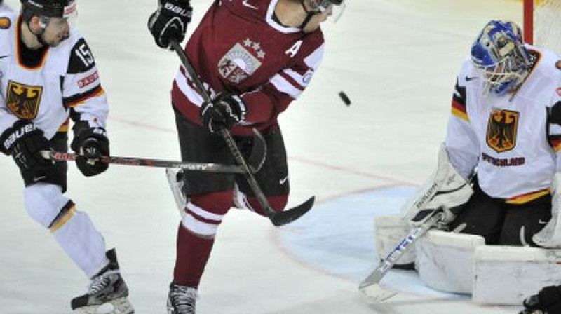 Jānis Sprukts pie Vācijas vārtiem
Foto: Romāns Kokšarovs, Sporta Avīze, f64