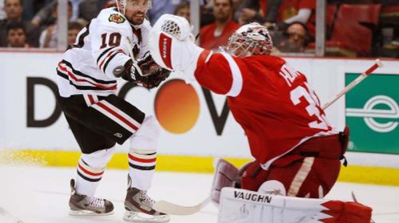 Patriks Šarps cenšas pārspēt Džimiju Hovardu
Foto:AFP/Scanpix