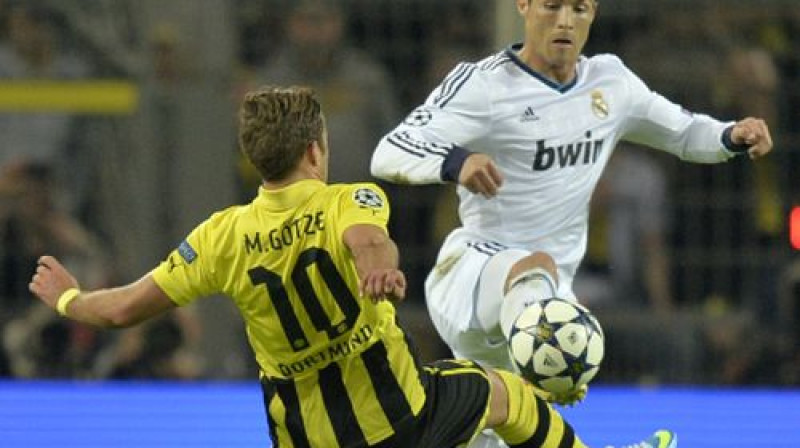 Mario Gece pret Krištianu Ronaldu
Foto: AP/Scanpix