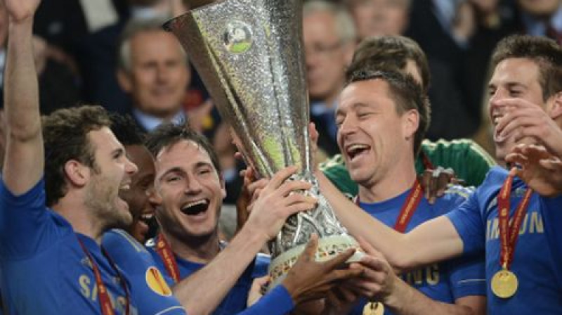 Londonas "Chelsea" ar Eiropas līgas trofeju
Foto: AFP/Scanpix