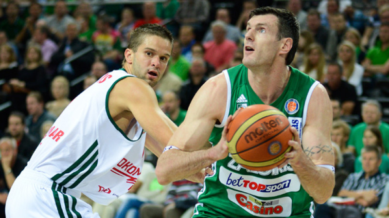 Kšištofs Lavrinovičs (ar bumbu)
Foto: www.vtb-league.com