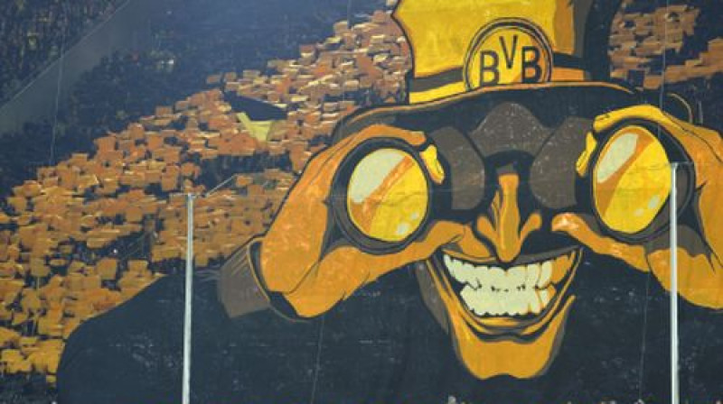 Dortmundes "Borussia" fani reizē ir gan kluba spēks, gan arī enkurs
Foto: AFP/Scanpix