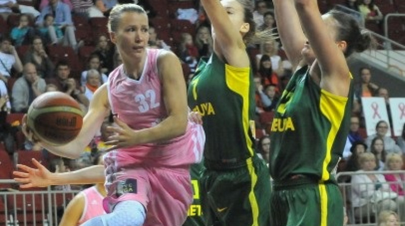 Anda Eibele spēlē pret Lietuvu
Foto: Romualds Vambuts, Sportacentrs.com