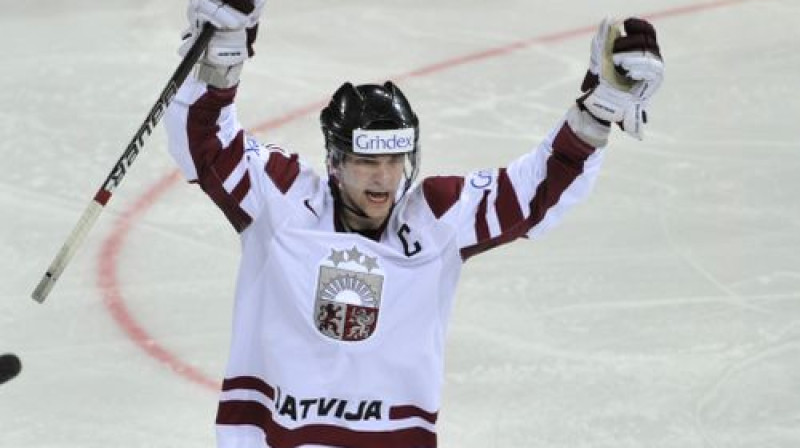 Pasaules čempionātā Lauris Dārziņš tika atzīts par vienu no izlases labākajiem spēlētājiem
Foto: Romāns Kokšarovs, Sporta Avīze, f64