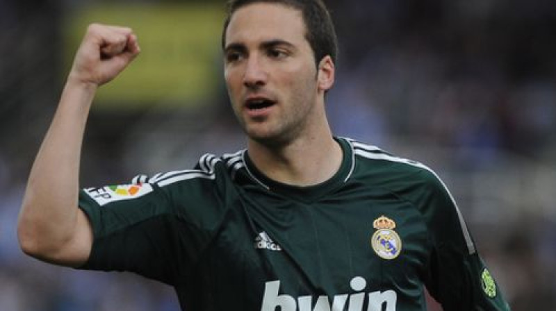 Gonsalo Igvains šosezon visos turnīros 44 spēlēs guva 18 vārtus
Foto: AFP/Scanpix