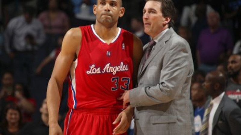 Grants Hils blakus bijušam "Clippers" trenerim Vinnijam del Negro
Foto:AFP/Scanpix