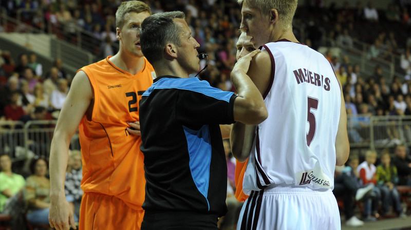 Mareks Mejeris (pirmais no labās) gatavs jauniem izaicinājumiem
Foto: Romāns Kokšarovs, Sporta Avīze, f64
