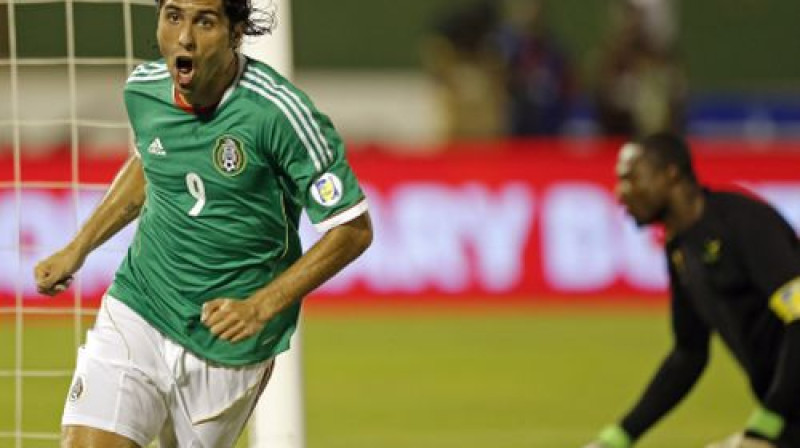 Aldo de Nigriss priecājas par vārtu guvumu
Foto:AP/Scanpix