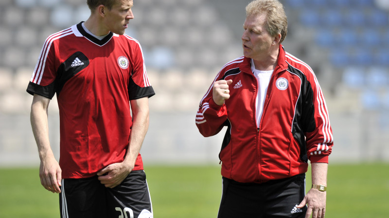 Aleksandrs Starkovs (pa labi)
Foto: Romāns Kokšarovs, Sporta Avīze, f64