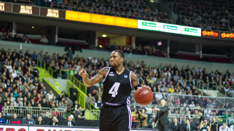 VEF aizsargs E. Dž. Roulends aizvadītās sezonas Eiropas kausa spēlē pret Valensiju
Foto: M. Kļaviņš, vefriga.com