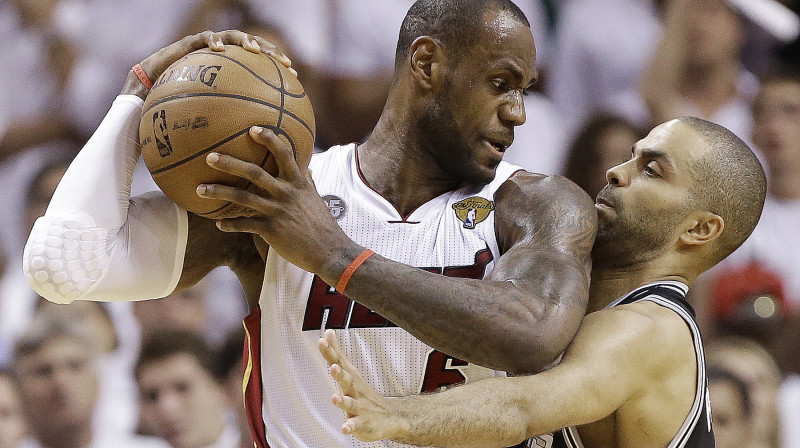 Lebrons Džeimss un Tonijs Pārkers ir starp galvenajiem kandidātiem uz 2013.gada finālsērijas MVP balvu
Foto: AP/Scanpix