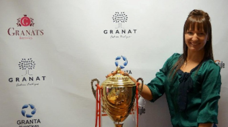 Anastasija Grigorjeva ar Eiropas čempiones kausu
Foto: Aleksejs Kostirevs, Latvijas Cīņas federācija
