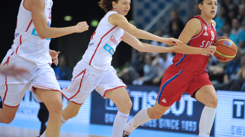 Jelena Milovanoviča (ar bumbu)
Foto: AFP/Scanpix