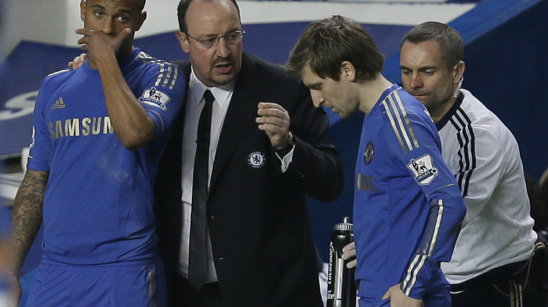 Marko Marns (pa labi) nākamsezon nespēlēs Londonas komandā 
Foto: AP/Scanpix