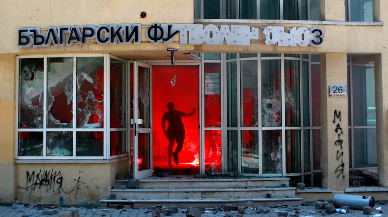 Bulgārijas futbola savienības ēka pēc uzbrukuma
Foto: AFP/Scanpix