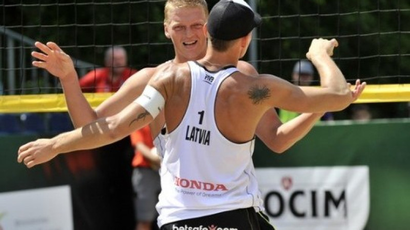 Mārtiņš Pļaviņš un Jānis Pēda
Foto: Romāns Kokšarovs, Sporta Avīze, f64