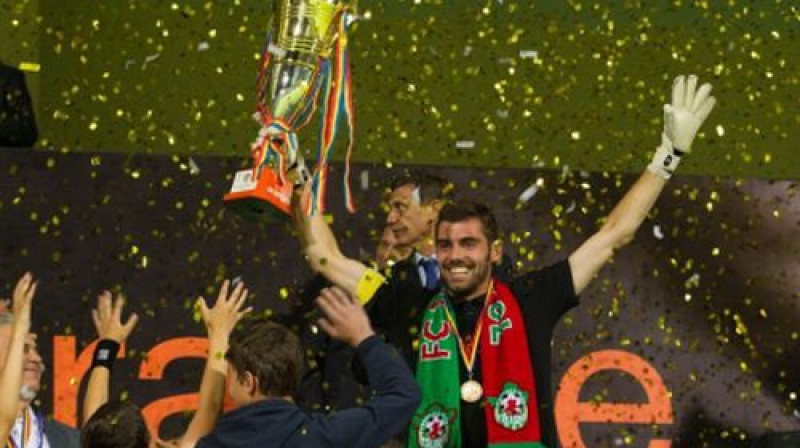 Bijušais "Tiraspol" vārtsargs Georgijs Georgijevs ar Moldovas kausu
Foto: fc-tiraspol.com