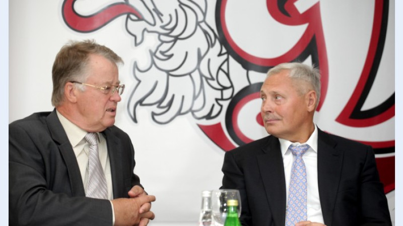 Guntis Ulmanis un Juris Savickis.
Foto: LETA