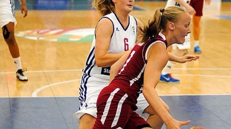 Asnāte Fomina: Latvijas U20 izlases saspēles vadītāja pērn palīdzēja atgriezties Eiropas čempionāta virslīgā un 2014.gada vasarā varēs piedalīties A divīzijas turnīrā.
Foto: fibaeurope.com