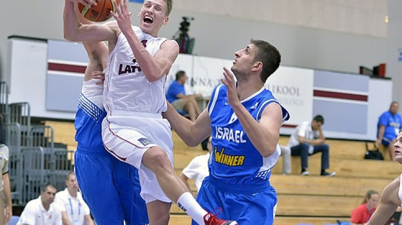Kaspars Vecvagars spēlē pret Izraēlu
Foto: www.fibaeurope.com