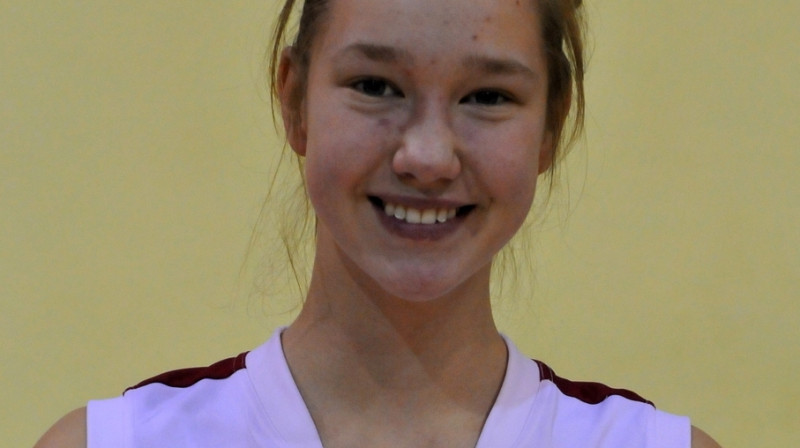 Digna Strautmane: 9 punkti un 11 atlēkušās bumbas Latvijas U16 izlases pārbaudes spēlē ar U18 izlasi.
Foto: basket.lv