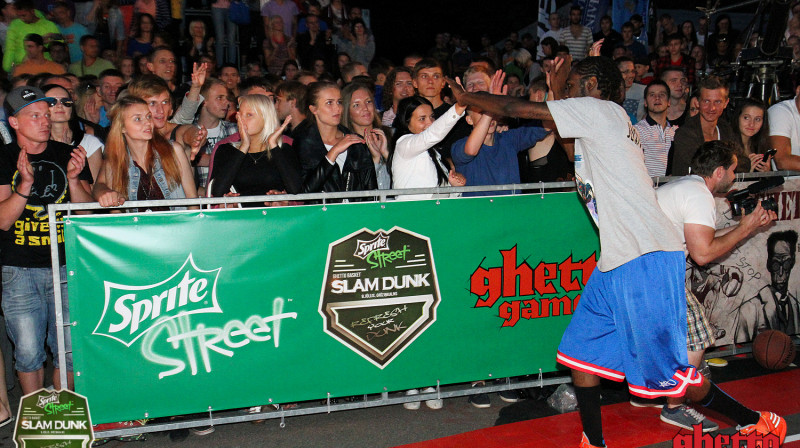 Džastins Dārlingtons pateicas līdzjutējiem par lielisko atbalstu
Foto: Renārs Buivids