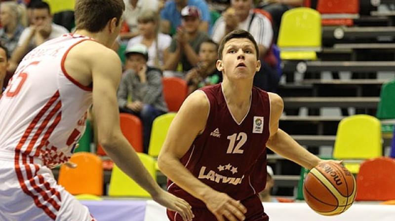 Rihards Lomažs spēlē pret Horvātiju laukumā devās starta piecniekā
Foto: Mārtiņš Sīlis, www.fibaeurope.com