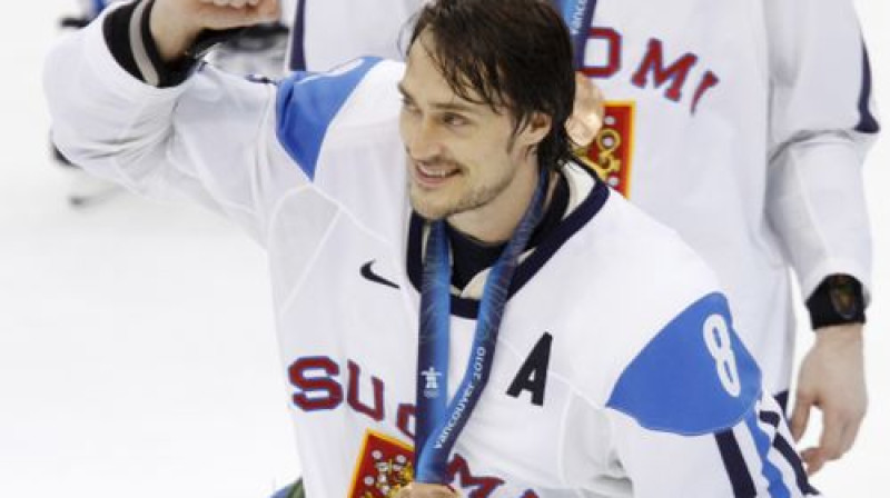 Tēmu Selenne ar Vankūveras spēļu bronzu
Foto: AP/Scanpix