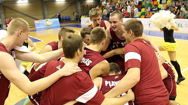 Latvijas U18 izlase: pēc piedzīvojumiem Liepājā piektdien plkst.18:30 Arēnā Rīga Eiropas junioru čemoionāta ceturtdaļfināls!
Foto: fibaeurope.com/Mārtiņš Sīlis