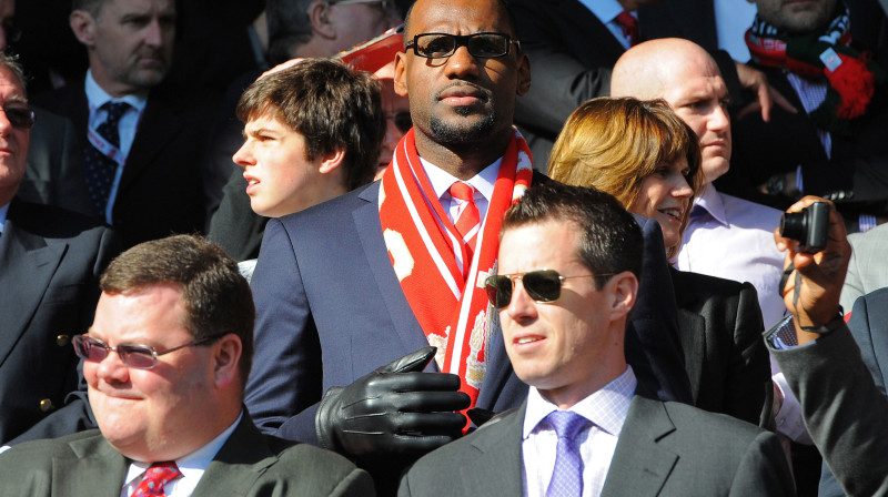 Viens no "Fenway Sports Group" partneriem un "Liverpool" līdzīpašnieks Maiami "Heat" superzvaigzne Lebrons Džeimss 
Foto: AFP/Scanpix