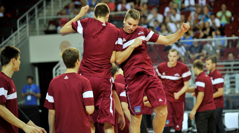 Latvijas U18 izlase
Foto: Romāns Kokšarovs, "Sporta Avīze", f64