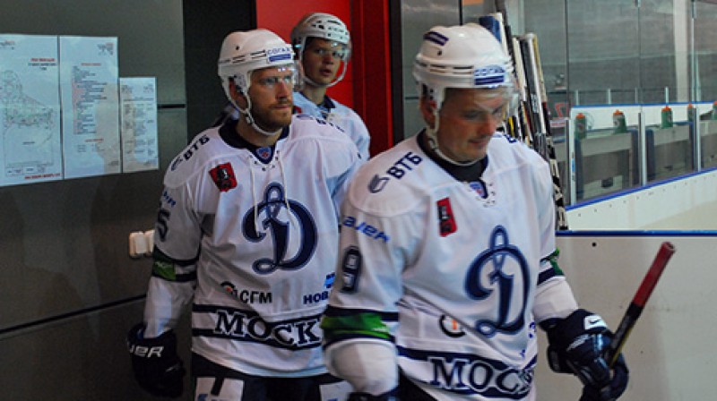 Mārtiņš Karsums (pa kreisi) dodas uz maču
Foto: dynamo.ru