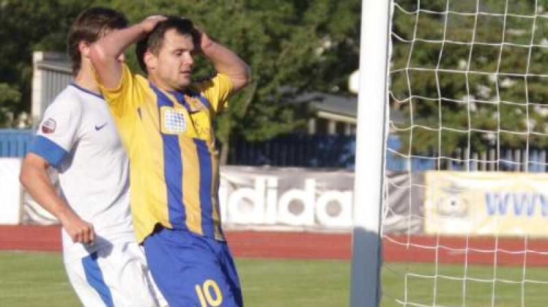 Jurijs Žigajevs - pretinieku problēma, kas allaž ganās vārtu tuvumā
Foto: FK "Ventspils"