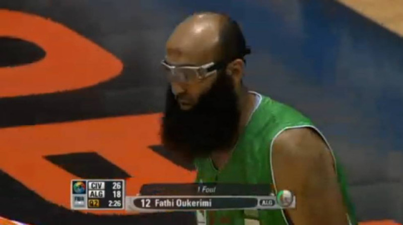 Alžīrijas spēlētājs Fathi Oukerimi izteiksmīgās bārdas dēļ tiek salīdzināts ar Džeimsu Hārdenu
Foto: FIBA